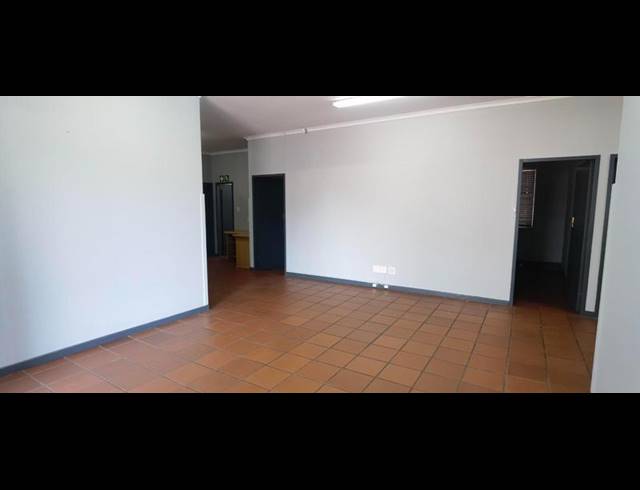BUSINESS PROPERTY TO RENT IN DIE HOEWES